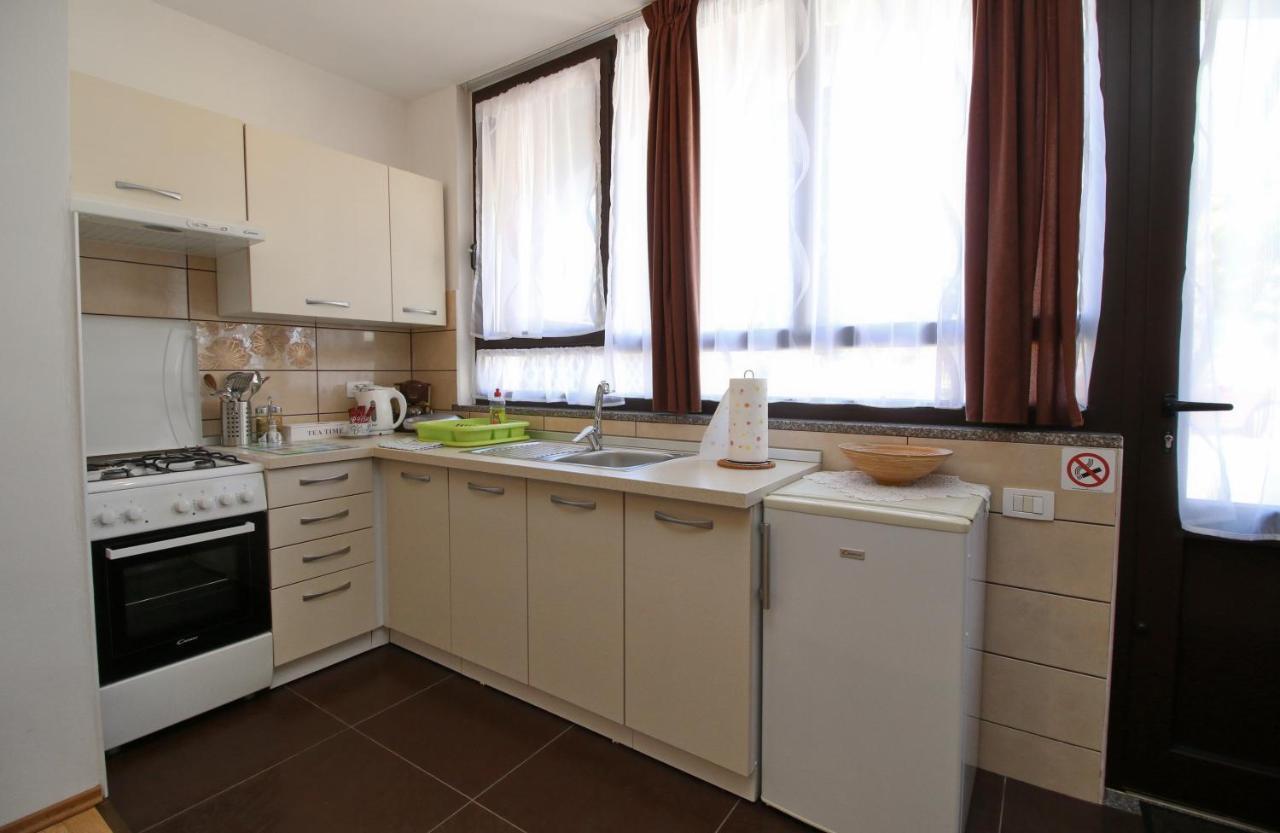Apartment Svid Ровинь Экстерьер фото