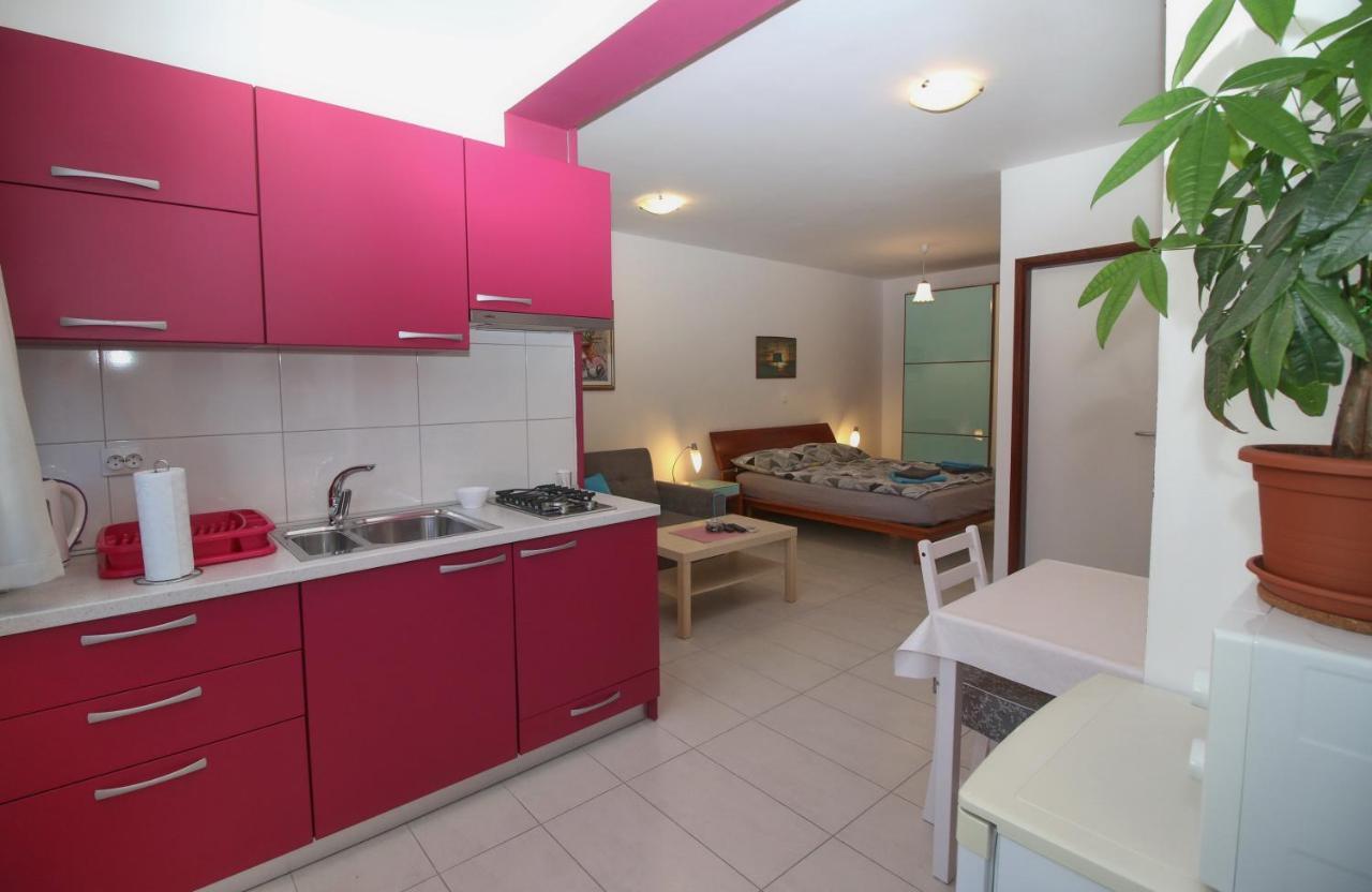 Apartment Svid Ровинь Экстерьер фото