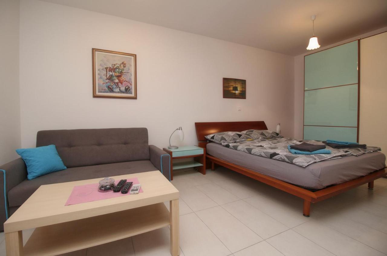 Apartment Svid Ровинь Экстерьер фото