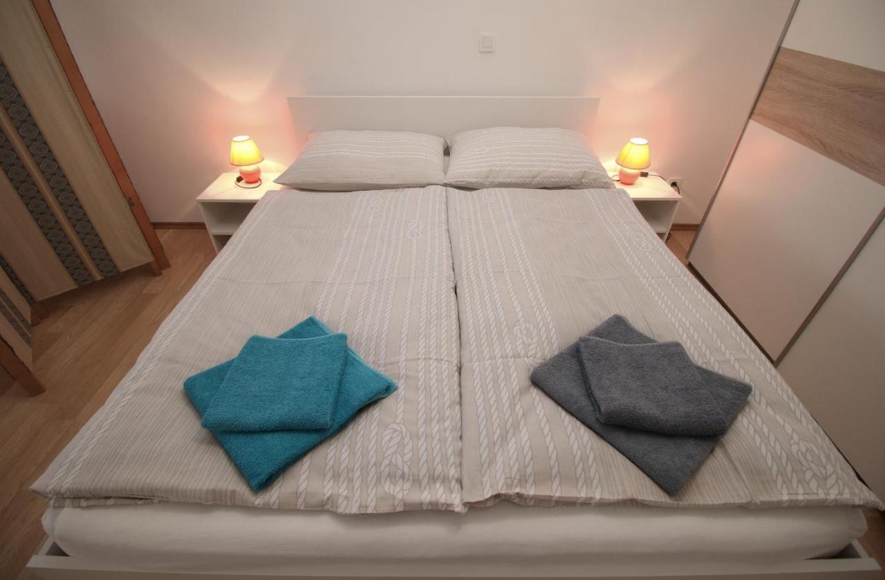 Apartment Svid Ровинь Экстерьер фото